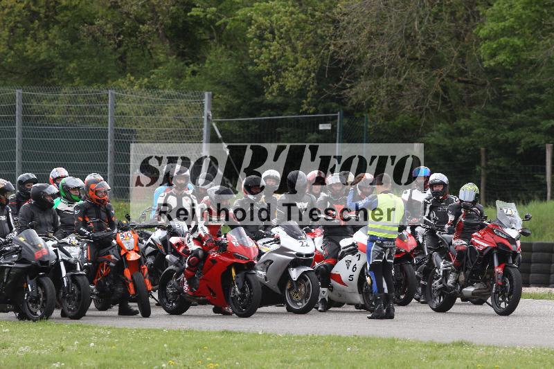 Archiv-2025/10 23.04.2025 Cornu Master School ADR/rot-rouge/27